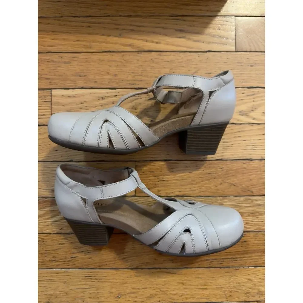 Array Kirkley Women’s 7.5M Sand Leather Comfort T-Strap Low Heel Shoes NEW